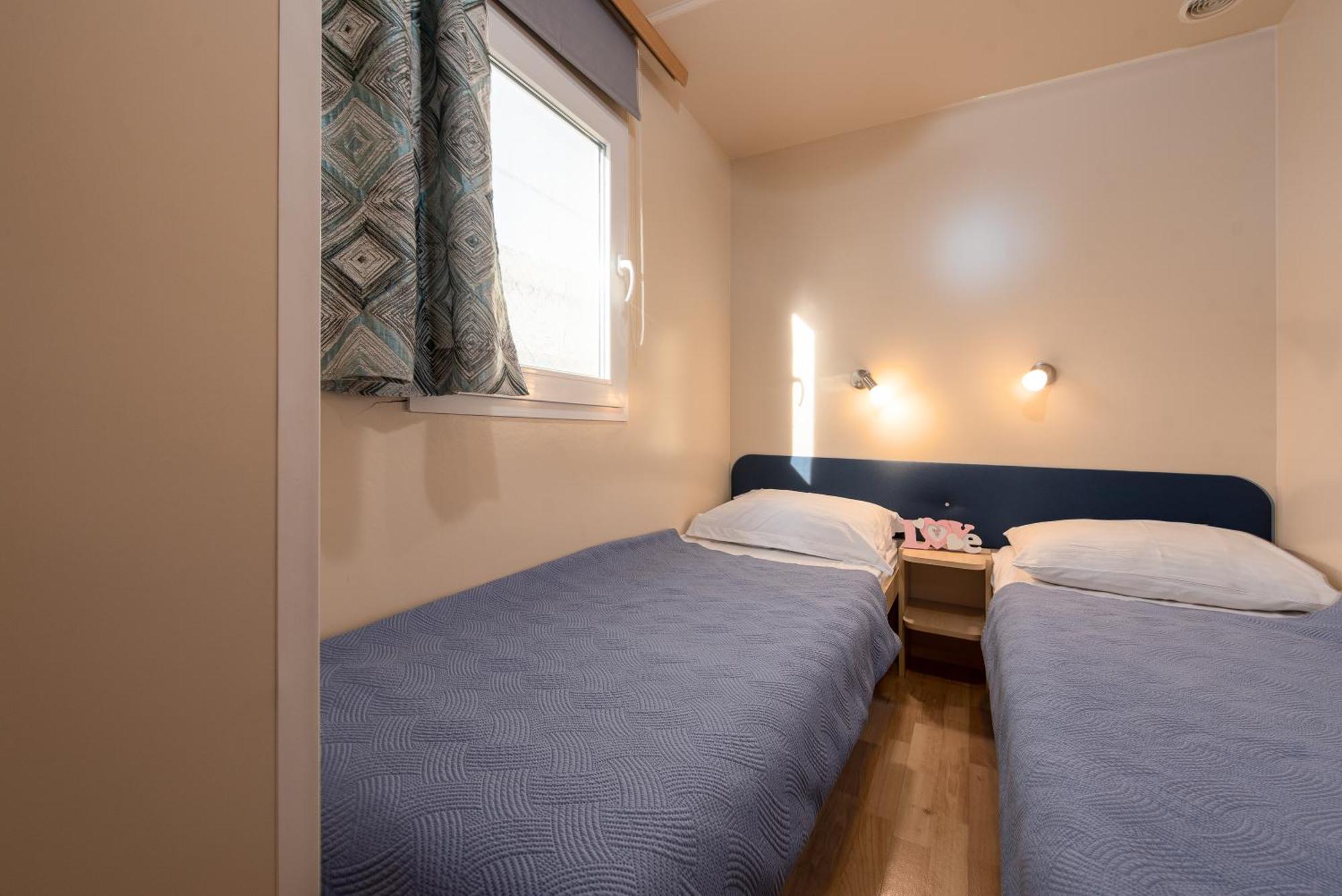 Camp Mrkva Mobile Homes With Pool Sukošan 객실 사진