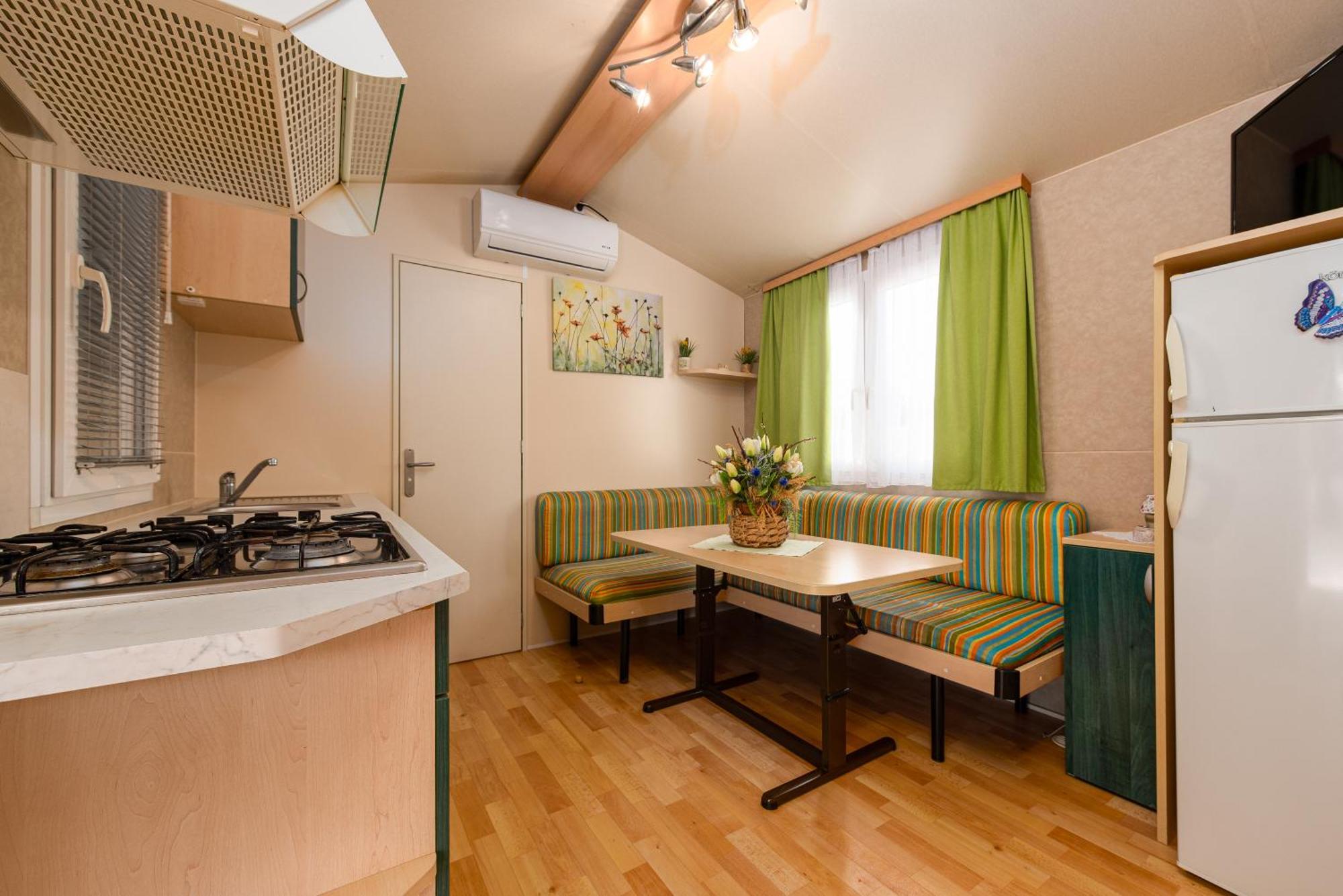 Camp Mrkva Mobile Homes With Pool Sukošan 객실 사진