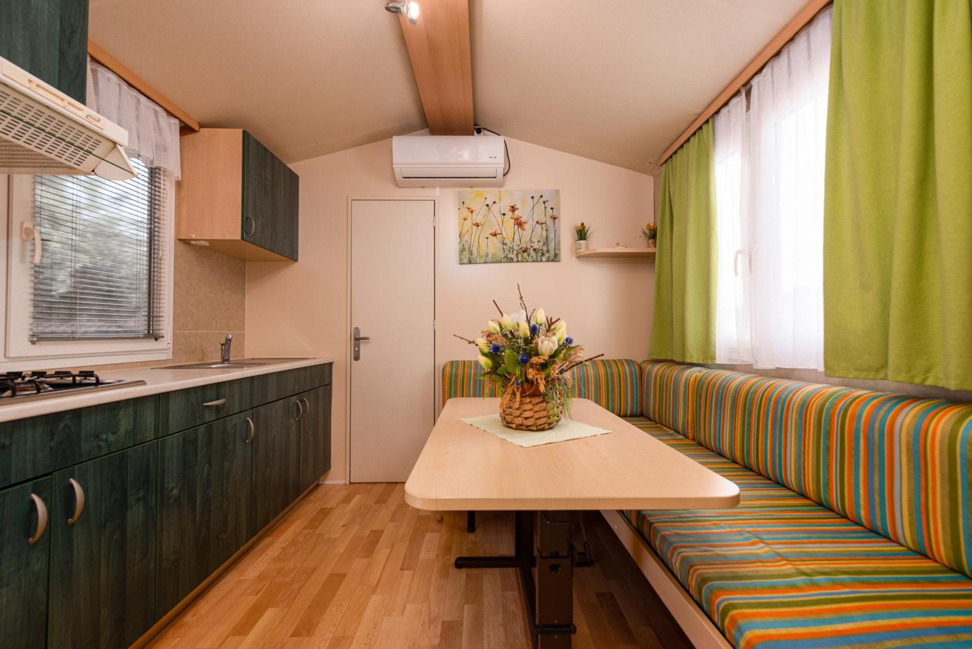 Camp Mrkva Mobile Homes With Pool Sukošan 객실 사진