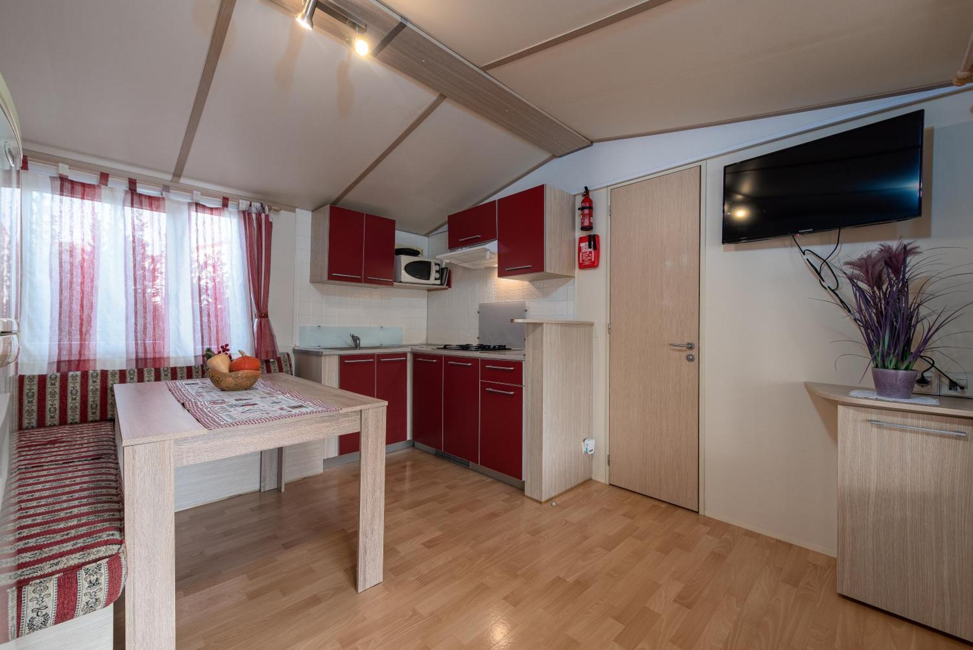 Camp Mrkva Mobile Homes With Pool Sukošan 객실 사진